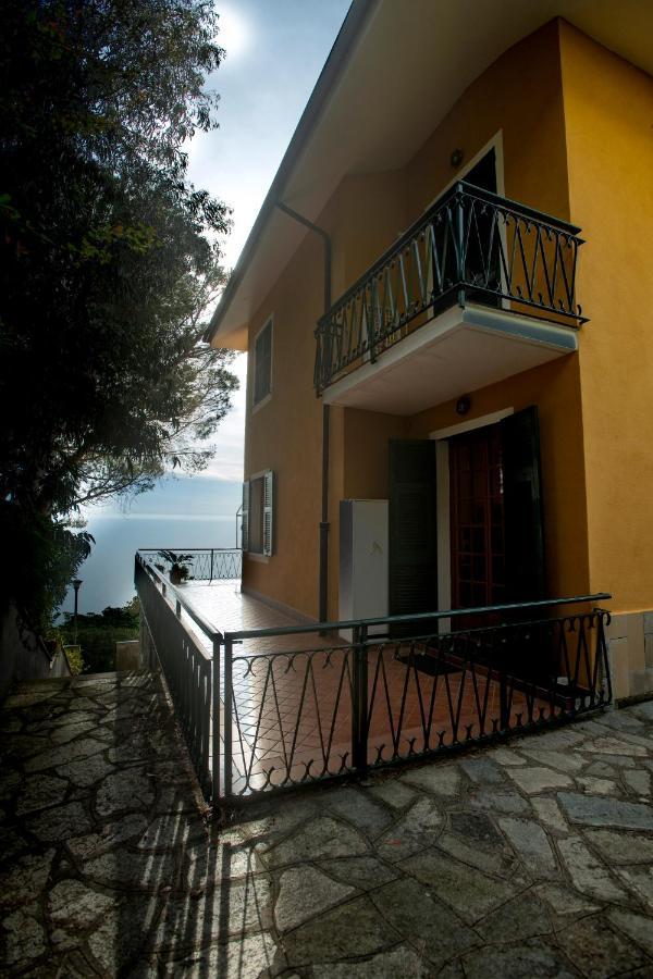 Apartment 080 - La Storica Il Vigneto 45b, Terrazza Sul Mare - Parcheggio Privato Gratis *